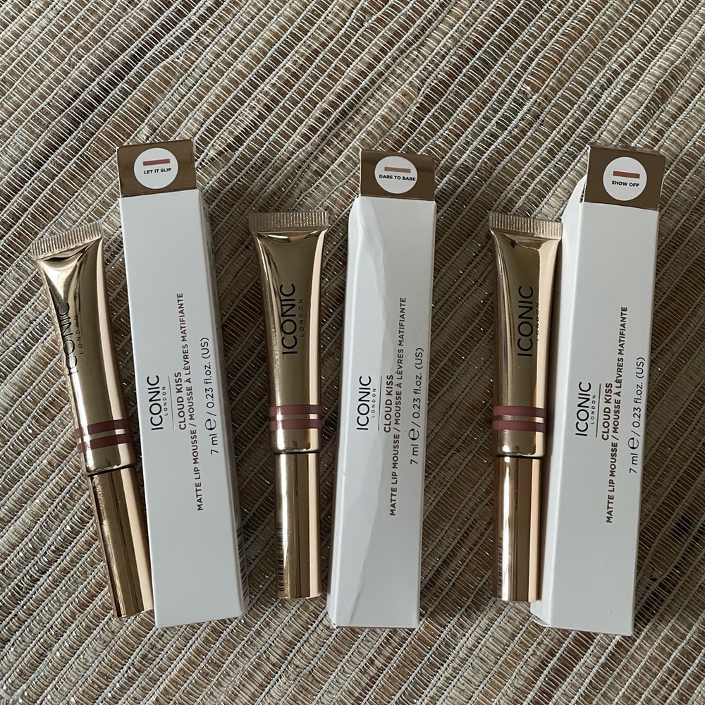 Iconic London Cloud Kiss Lip Mousse